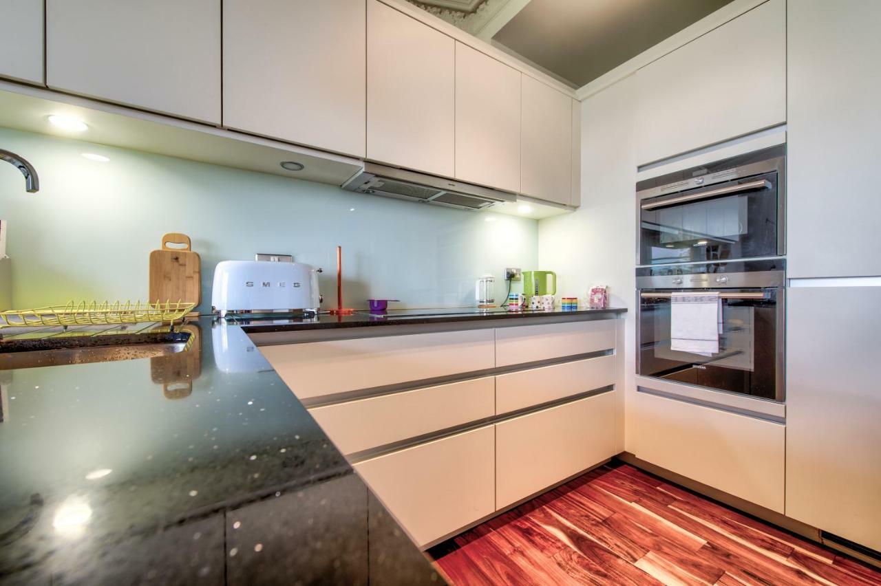 Modern Flat With Fantastic Views Apartment Edinburgh Exterior photo